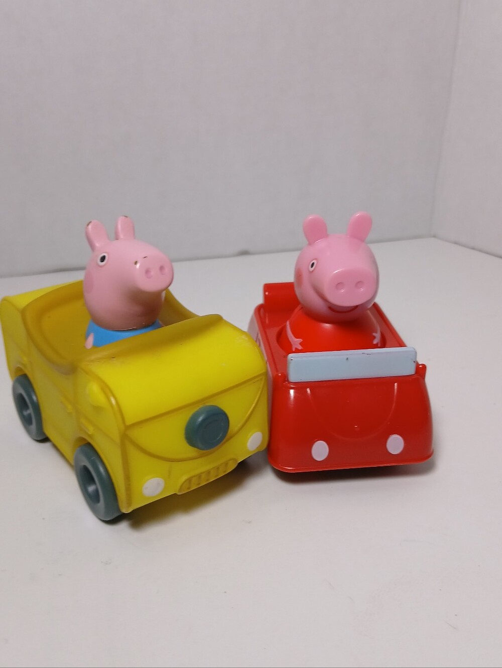 Hasbro 2021 Peppa Pig In Car Red Yellow 3" Replacement Figures